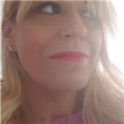 Docente di ruolo di diritto ed economia e geografia impartisce lezioni a studenti di licei e di istituti di secondo grado tecnici